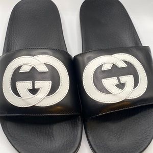 Gucci Interlocking G leather slide sandal